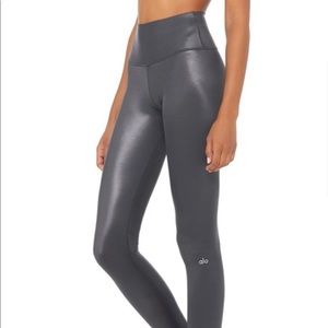 ALO High-Waist Shine Airbrush Legging, grey. Size Small